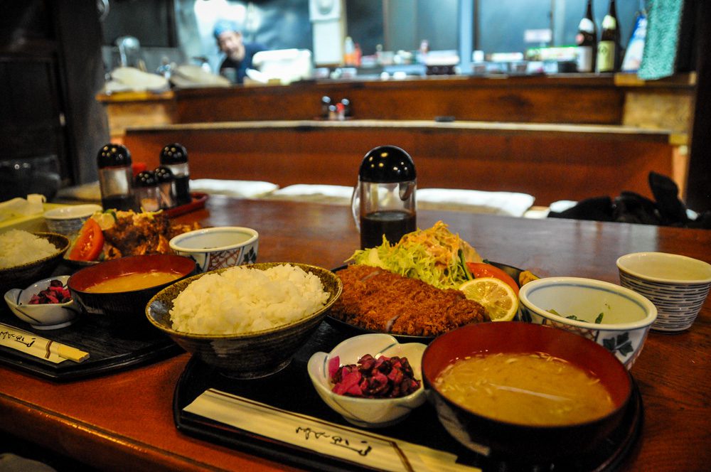 在日本吃的食物:tonkatsu