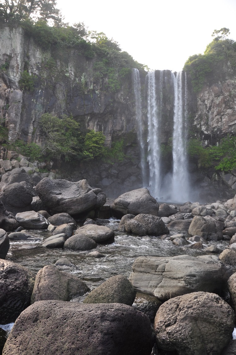 韩国济州岛的正方瀑布